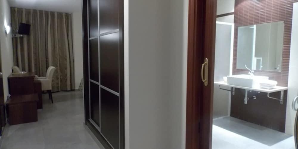 Hotel San Cristobal كوريا المظهر الخارجي الصورة